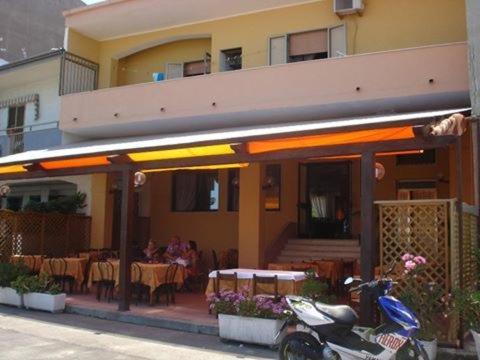 Un Posto Al Sole Bed and Breakfast Torretta  Buitenkant foto